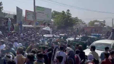 Thousands of people trying to flee the Taliban