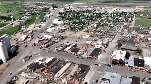 Videos show Texas town destroyed after deadly tornado
