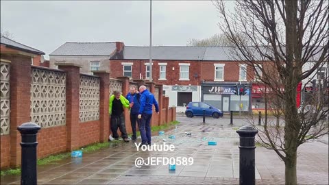 Tesco Staff VS Shoplifter Tesco Express Farington Leyland