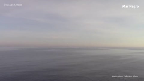 Rússia dispara míssil de cruzeiro de submarino pela 1ª vez | CENAS DA GUERRA