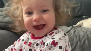 Cute baby says ‘hiya’ for the first time