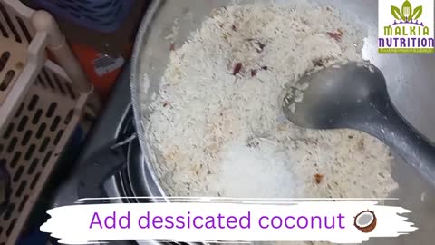 COOK WITH US//COCONUT 🥥 RICE🍚/Using dessicated coconut to make rice/Kenyan recipe