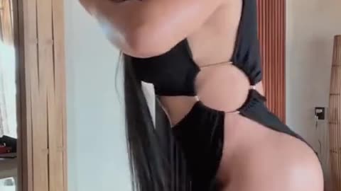 LATINA💣SEXY DRESS 🍑TWERK #shorts