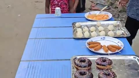 VILLAGE CHILDREN 👦 PLAYING GAMES FOR EATING