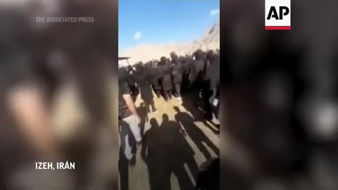 Iraníes protestan en funeral de niño muerto en tiroteo