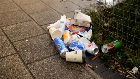 'Disgusting! People react to Edinburgh rubbish chaos as bin strike takes hold
