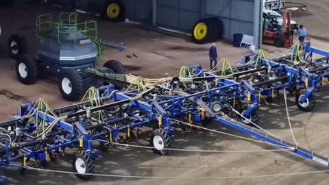 Dusted off the cobwebs ‍#plantingthecrop2023 #australianfarming #plants #gardening