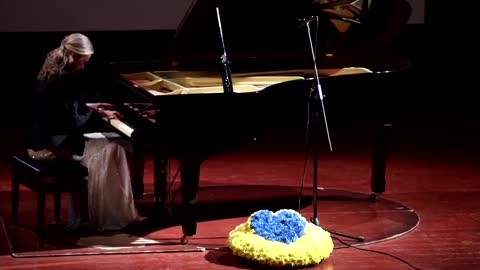 Ukrainian pianist in Lebanon holds charity concert