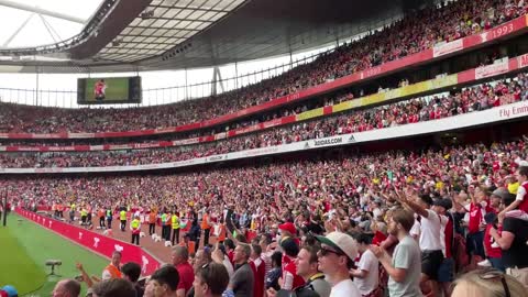 Arsenal fans sing ‘sweet Caroline’ after the game vs Everton