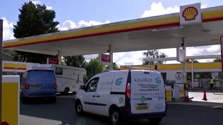 Soldiers to fill pumps as UK fuel crisis drags