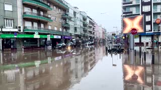 Heavy rain, floods batter Lisbon