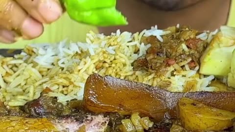 Let's try some delicious pork meat with rice