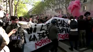 Police use tear gas at Paris anti-far right protest