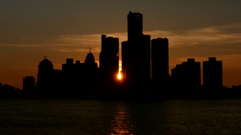 Time-lapse of Sun Setting in Downtown Detroit