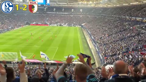 FIGHTS, CHOREO & PYRO Weil 10 MÄNNER SIEGEN At Schalke 04 vs FC Augsburg (2-3) l Bundesliga