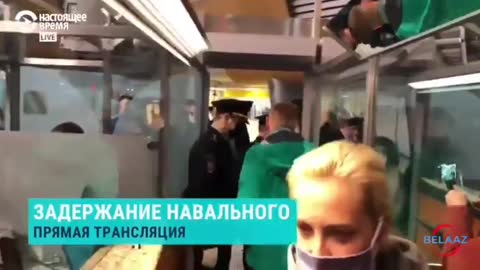 Alexei Navalny Says Goodby to His Wife Before Arrest