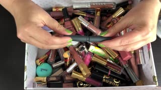 ASMR Lipstick & Lipgloss Rummage ~ NO Tapping Or Scratching ~ Whispering