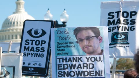 STOP Mass Surveillance Of American Citizens: Your Phone Knows Everything About You.