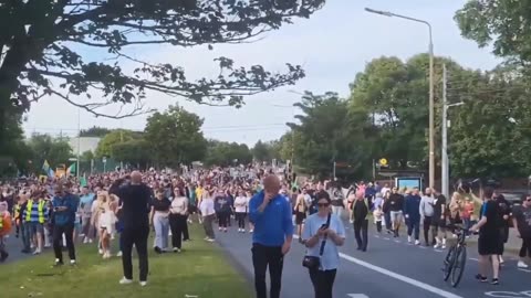 The people turn out in force in Coolock! (Garda thugs in uniform no where to be seen!) 19-07-24