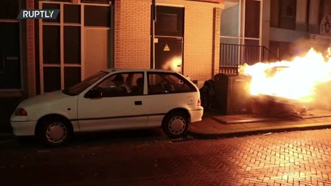 Netherlands: Chaos hits The Hague streets as COVID protest turns violent - 20.11.2021