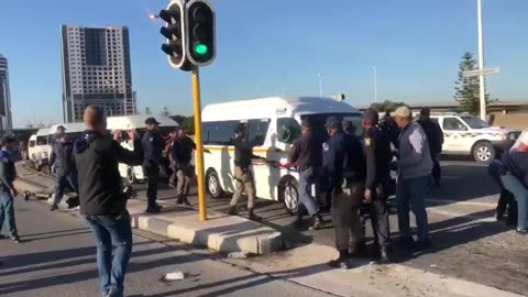 Capetonians stranded by taxi chaos
