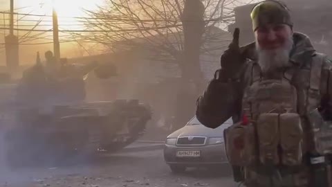 Chechen Infantry Cover Russian Tanks As They Clear Mariupol