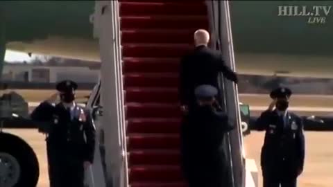 Joe Biden Falls getting on AF1