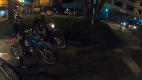 Wheelie Yamaha DT in manizales