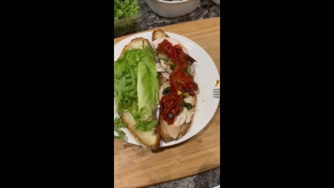 CHICKEN SANDWICH WTH ROASTED RED PEPPER AND SWISS CHARD