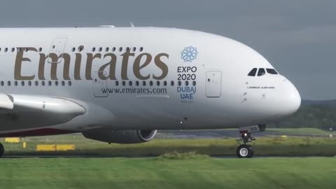 Airbus A380 Emirates landing with strong winds in Düsseldorf in Germany