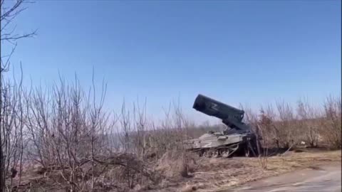 Russians Utilizing TOS-1A 220mm MLRS || 21 Rockets Fired In 6