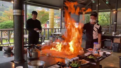 If you watch this video, you will come to Korea. (Korean BBQ Fire Show)