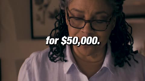 Scammers swindled $2,000,000 from a grandmother😥
