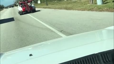 FedEx Driver Swerves Into Oncoming Traffic