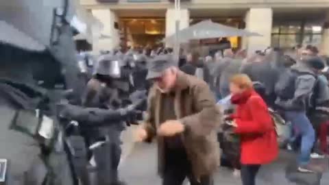 Anti-vaccine passport protestors and police clash in Germany