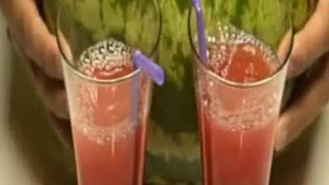 Sencillo y practico de preparar un jugo de sandia fresca