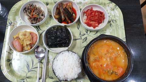 Korean Food (sundubu jjigae:soft tofu stew recipe)