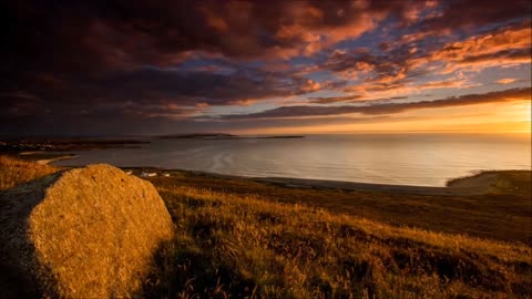 Sunset at the coast (Ultra HD 4K).