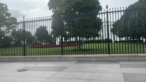 JUST IN – Fences Are Going Up At The White House Ahead Of Biden's Address Tonight