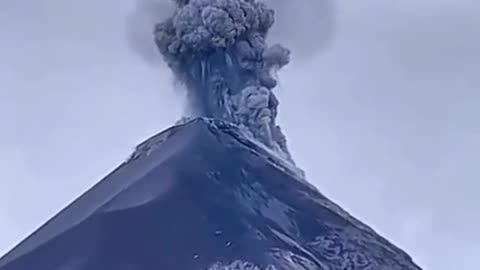 Brusting volcano