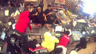 "Flash Mob" looters ransack Los Angeles convenience store in shocking video