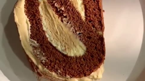 Tiramisu swiss roll cake🍰