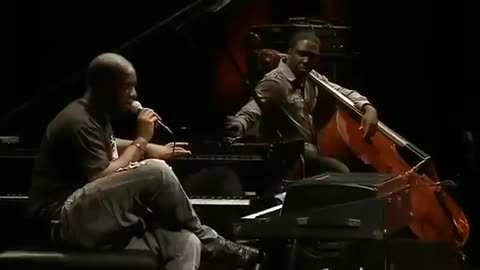 Robert Glasper Trio - LIVE at The Village Vanguard - Double Black