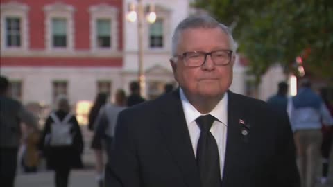 Canada: High Commissioner Ralph Goodale speaks with reporters in London – September 17, 2022