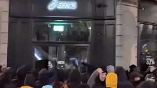 Dublin Citizens angry & United - revolting against criminal Immigrants