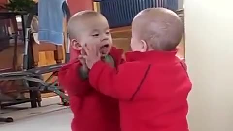 Baby loves his friend of the mirror ★ baby fun laughing baby funny babies baby humor360P 1
