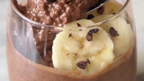 Super easy chocolate smoothie chia pudding