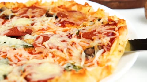 Make Rice crust pizza 🍕 with your favourite topping yummylogy/ Tasty Recipe, 😋