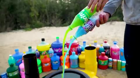 EXPERIMENT: Big Balloons from Toothpaste Eruption with Giant MTN Dew, Fanta, Miranda, Cola & Mentos