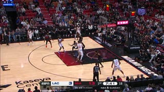 NBA - James Harden stops on the dime and sinks the midrange jumper! Clippers-Heat